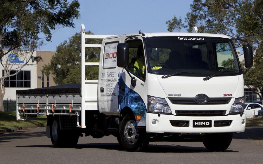 Hino 300-816 Crew Cab '2011